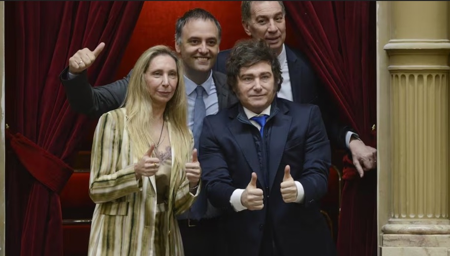 Presentación de Manuel Adorni en el Congreso