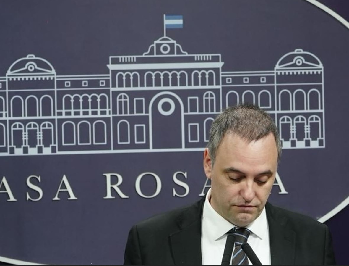 Renuncia de Manuel Adorni