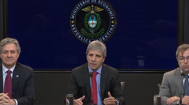 Plan financiero de Caputo hasta 2027