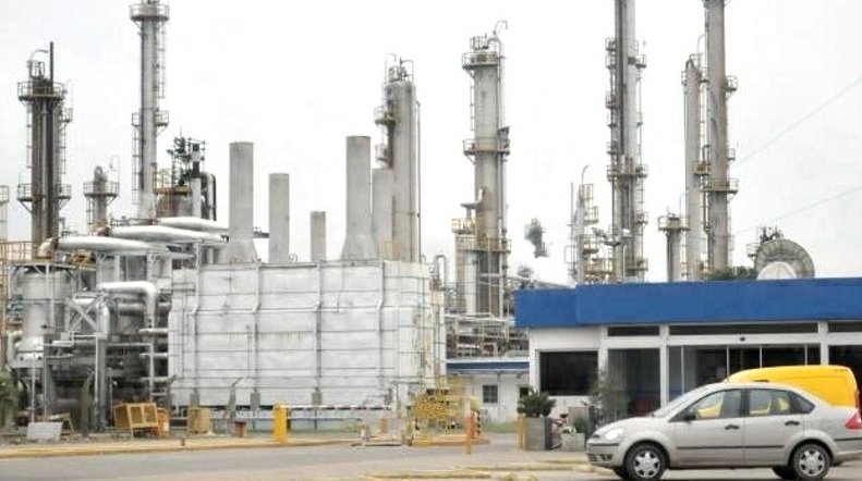 Pampa Energรญa cierra planta de caucho