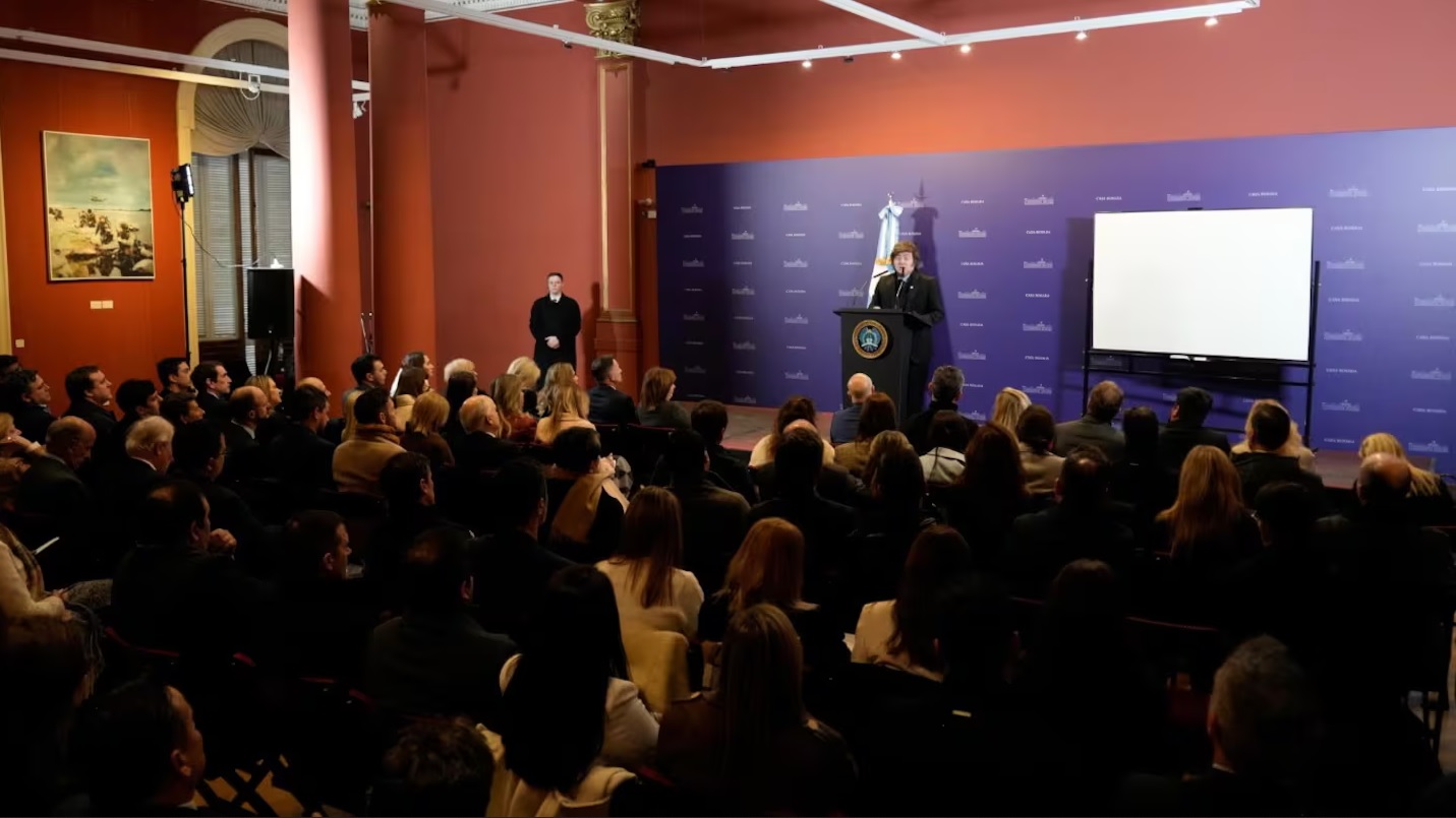 cumbre Milei legisladores LLA