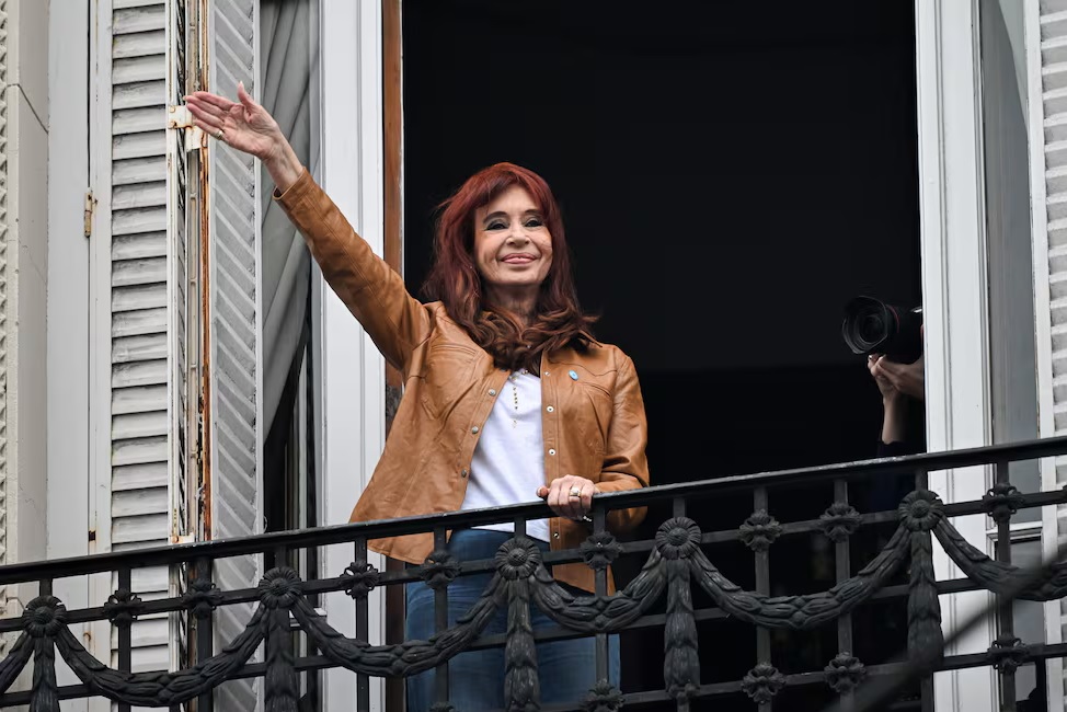 embargo a Cristina Kirchner