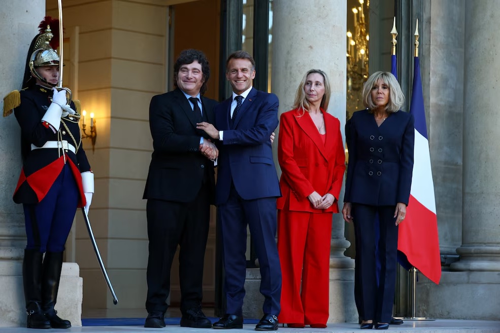 Javier Milei Emmanuel Macron París
