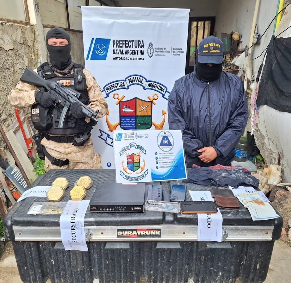 Hallazgo de lingotes de oro en Santa Cruz